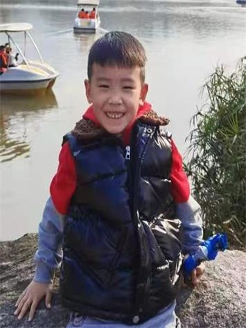 曾昱博